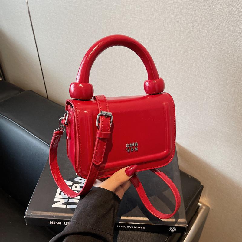Simple high-end portable small square bag 2025 summer new niche trend fashion casual versatile shoulder women's bag