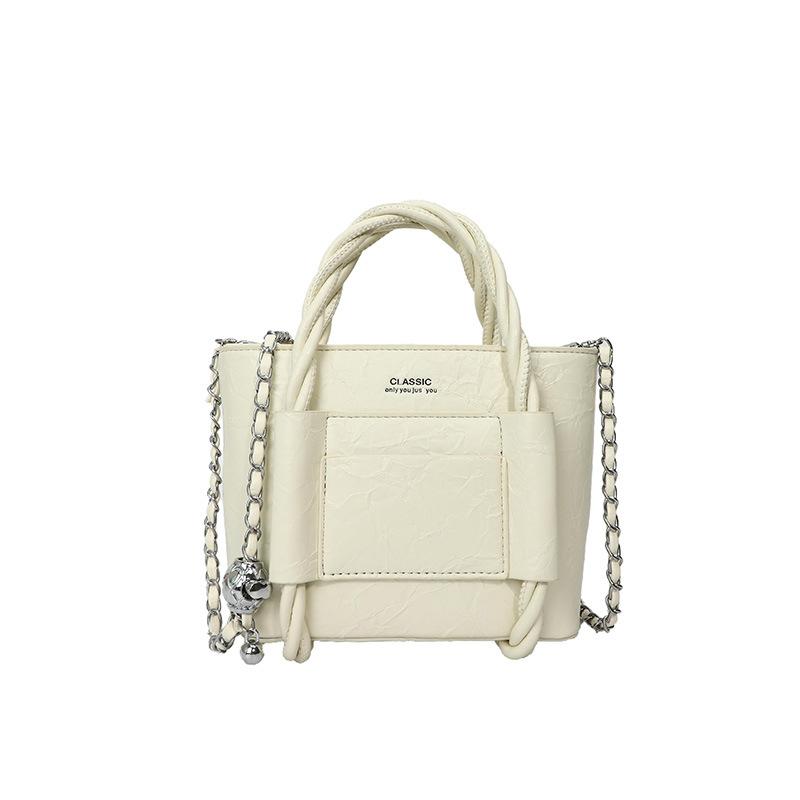 

Niche Trend 2024 Новая легкая роскошная глянцевая сумка из масляной вощеной кожи, универсальная сумка через плечо для женщин, серебристая, маленькая квадратная сумка белый