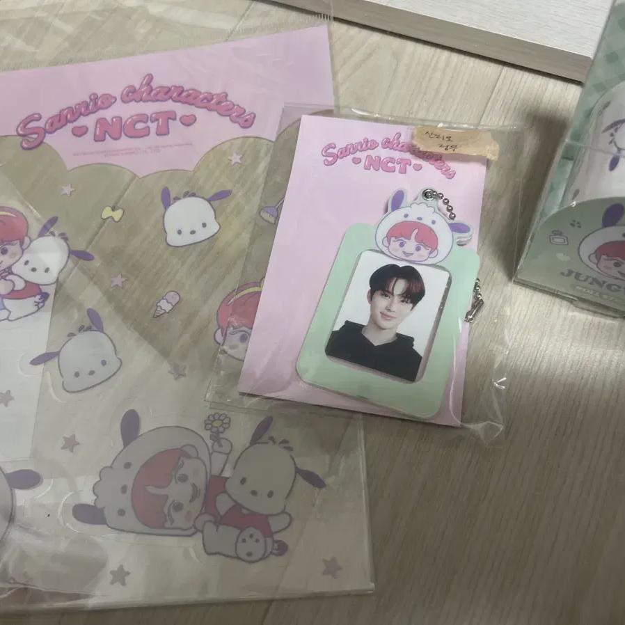 

Nct Jungwoo Sanrio Collaboration Pochaco Sticker Certificate Keyring Batch