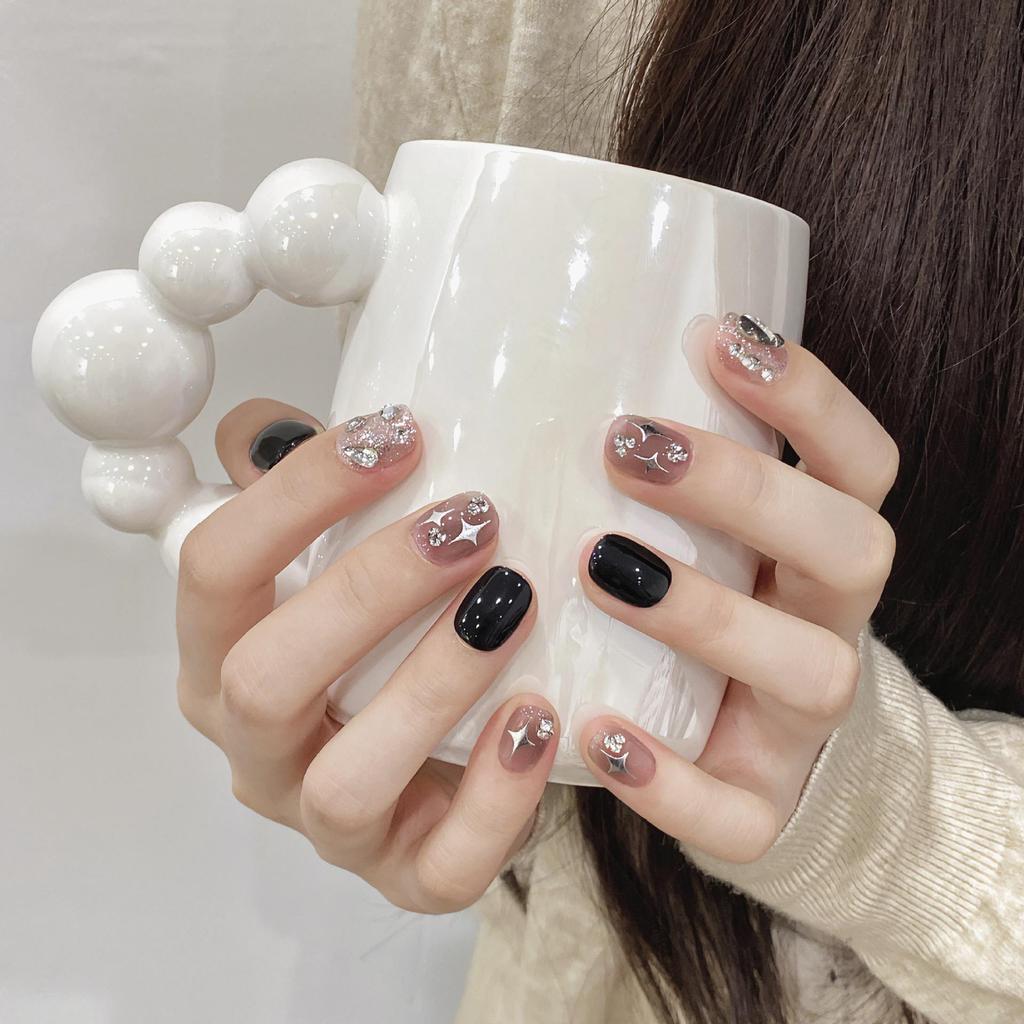 Black & Silver Burst Sparkle Wearable Short Fake Nails with Starry Diamond Design