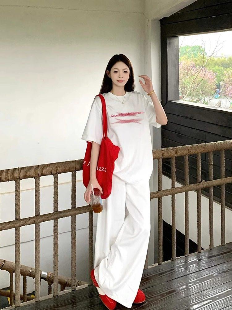American Retro Letter Plus Size T-shirt - Chubby Girls' Loose Summer Short Sleeve Top for Women, Trendy Niche Design, Ideal for Couples.