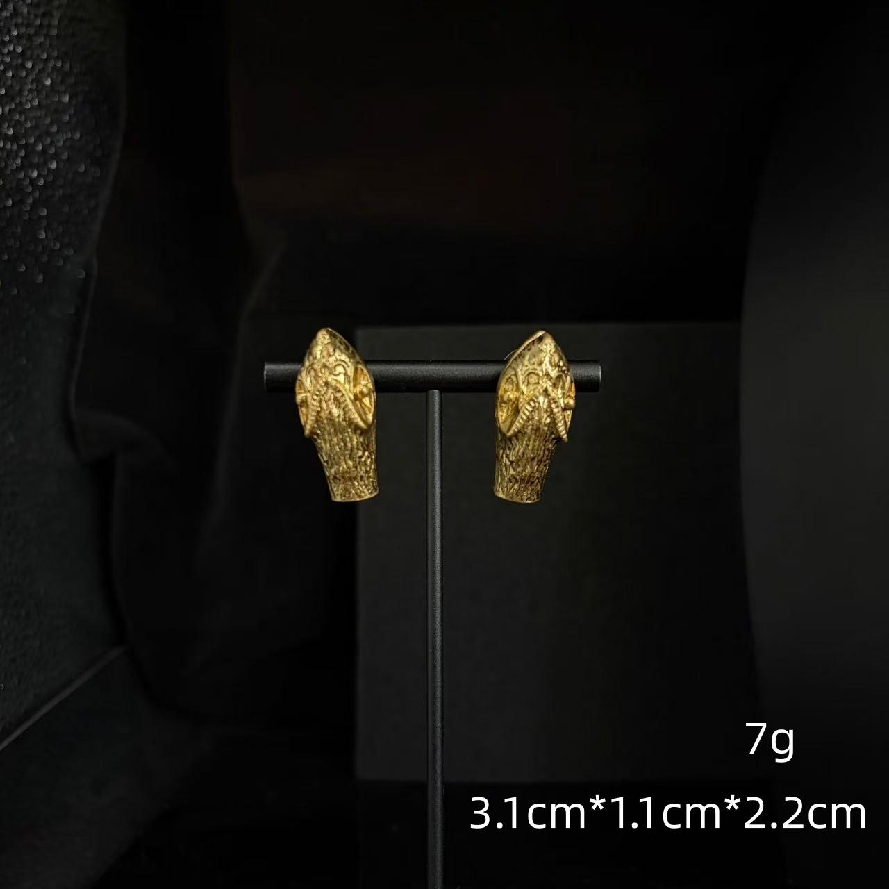 

Simple And Exquisite Snake Shape Short Necklace Stud Earring Set Plated With Real Gold Temperament Elegant Retro Versatile Elegant Jewelry