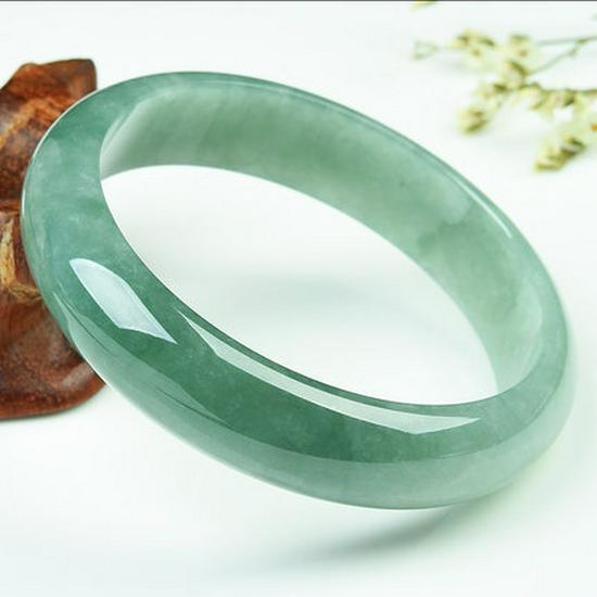 Burmese Jadeite Jade Women's Bracelet - Grade A Light Green with Certificate