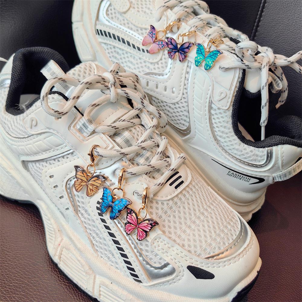 12 st Färgglada Fjärils Skosnören Berlocker för Sneakers Dekorationer Pärla Guld Kärlek Sko Berlock Set DIY Sko Tillbehör