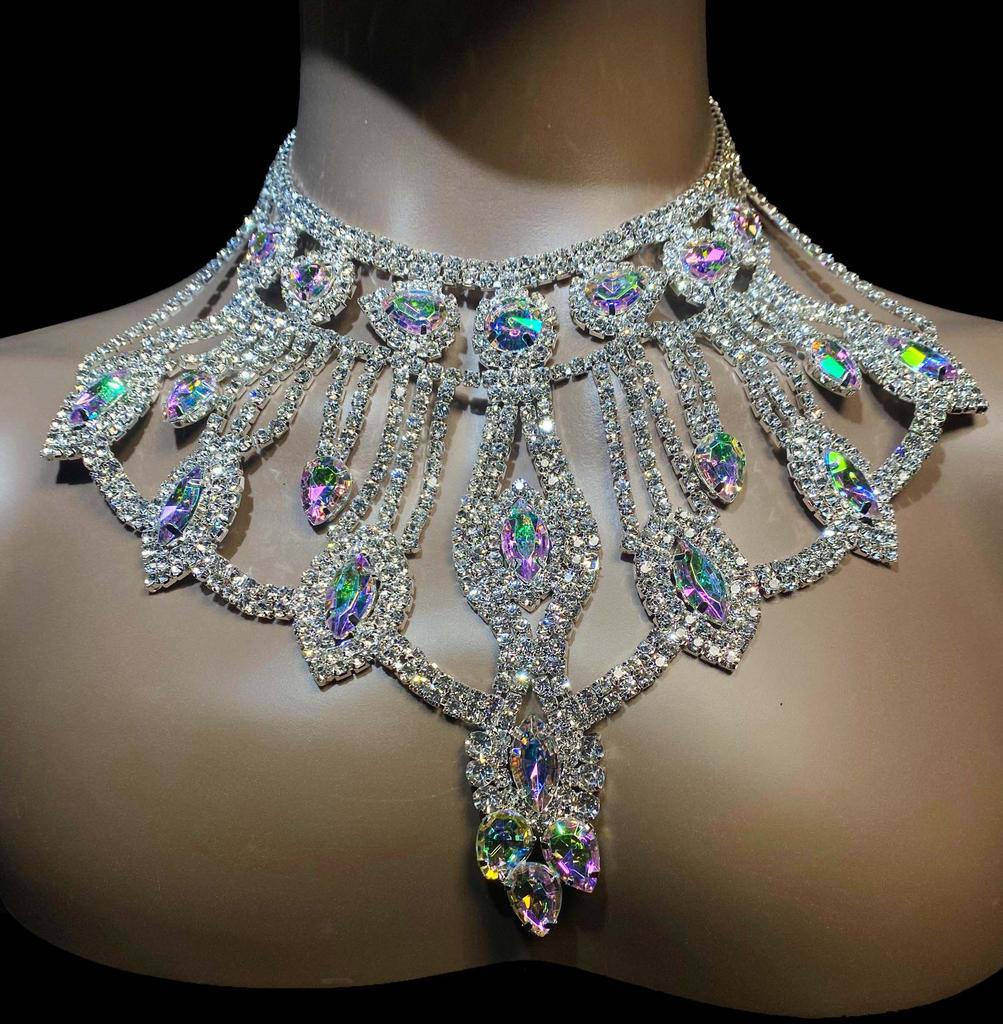 European and American Hot Selling Fashion Women Exquisite Shiny AB Colored Big Gemstone Necklace Luxury Exaggerated Rhinestone Necklace