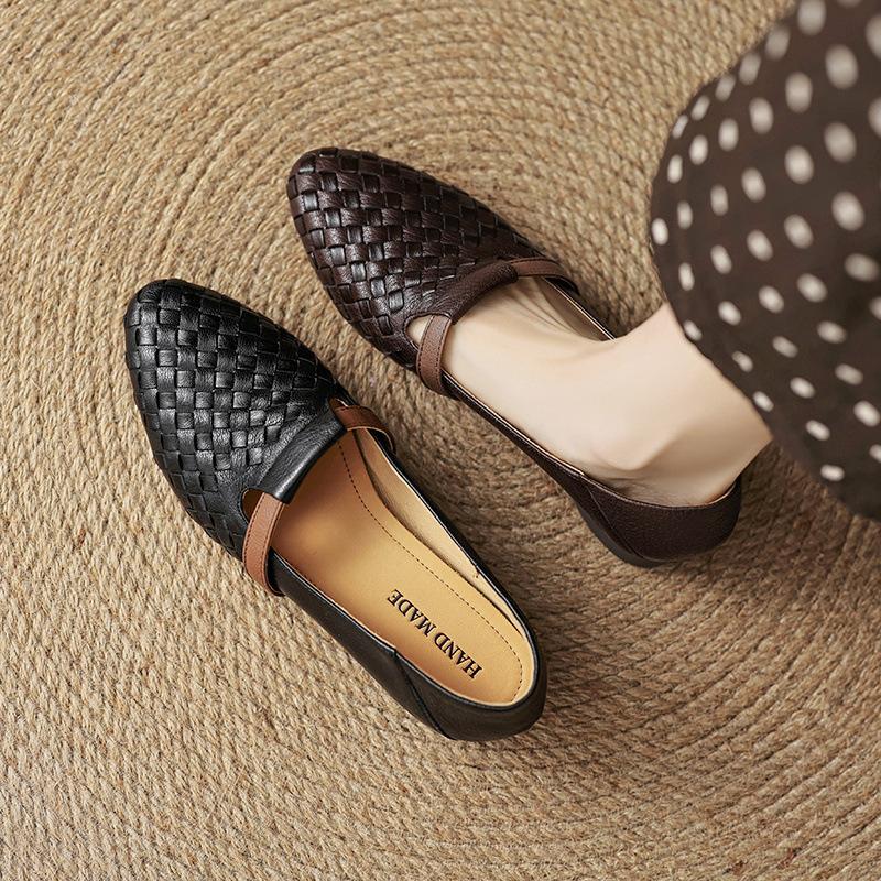 Woven shallow mouth single shoes soft leather soft sole grandma shoes autumn new Doudou shoes simple small leather shoes
