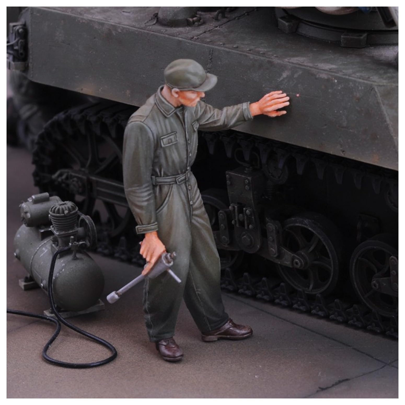 Royal Model WWII US Army Mechanic Resin Kit RM1110 1/72 (Figure)