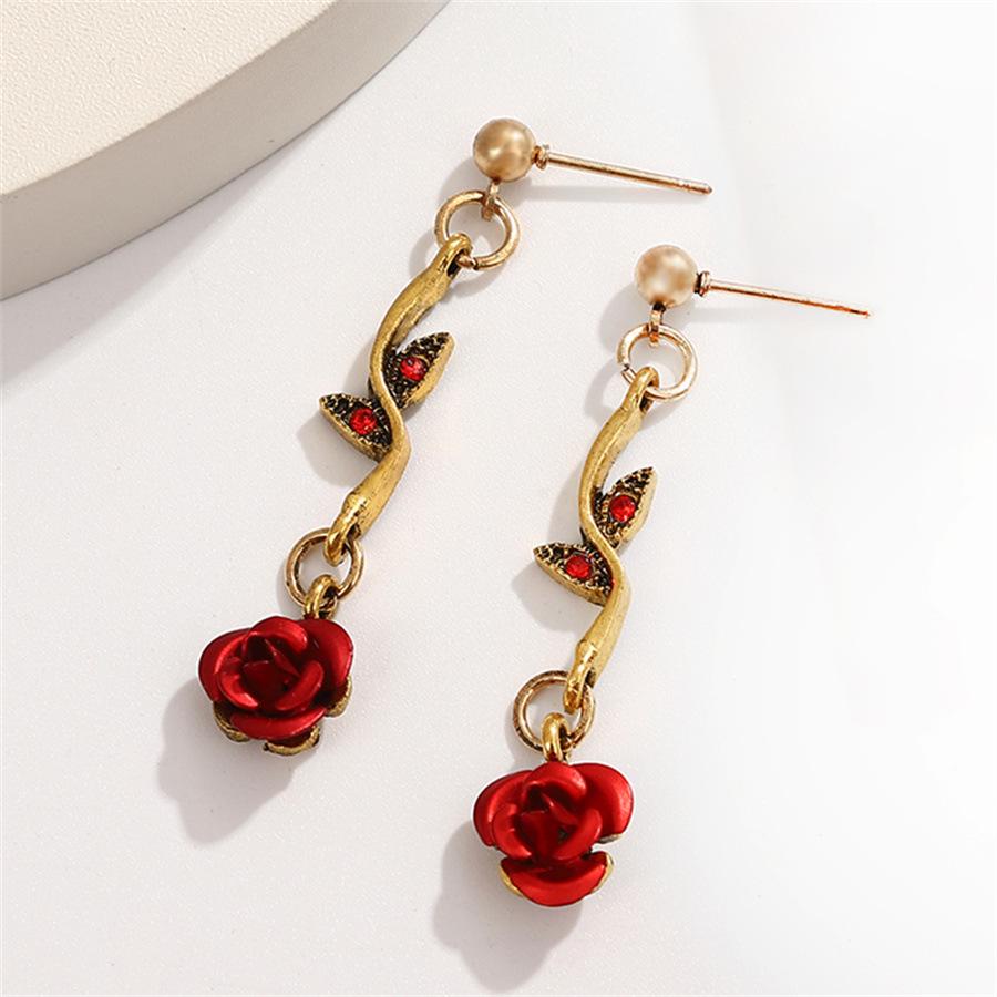 

Ретро французький набір прикрас: Діамантове намисто з квіткою троянди та підвіска з червоною трояндою