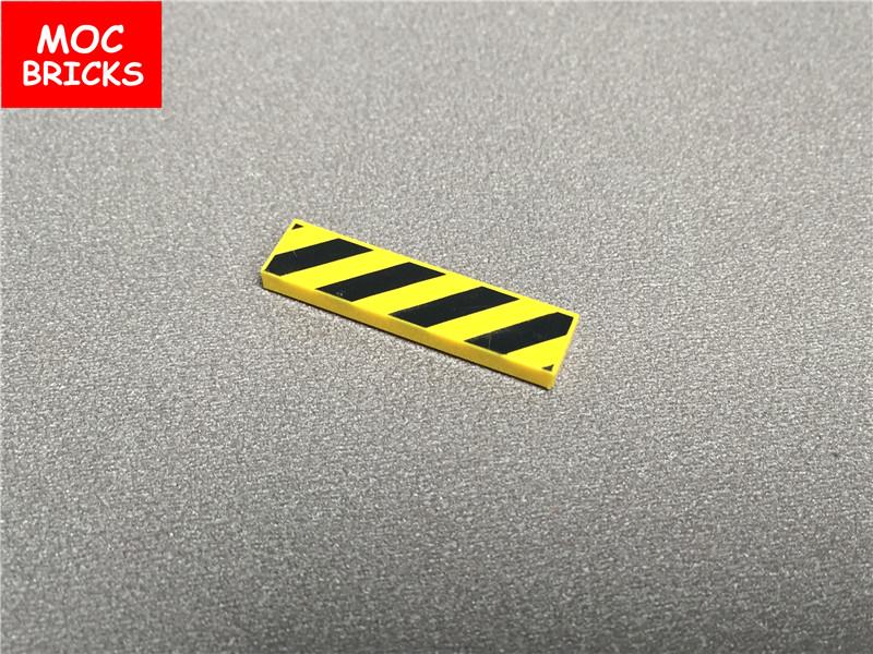 Non-Toxic 50Pcs/Lot Road Sign With Clip-On Stop Bus Station Thoroughfare Construction Worker Building Blocks Figure Diy Toys Kids Gifts