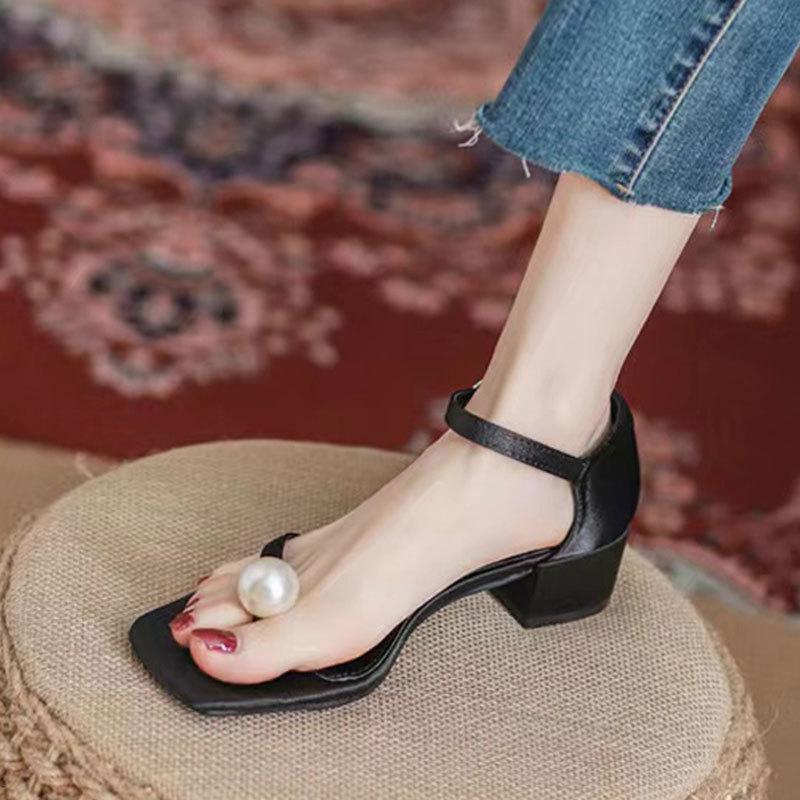 French Square Head Pearl One-word Buckle with Thick Heel Sandals Women's Summer 2025 New Fairy Wind Toe Roman Shoes