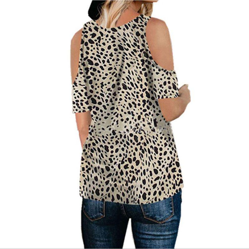 Elegante T-shirt da Donna con Stampa Leopardata e Design Cold Shoulder Perfetta per l'Estate