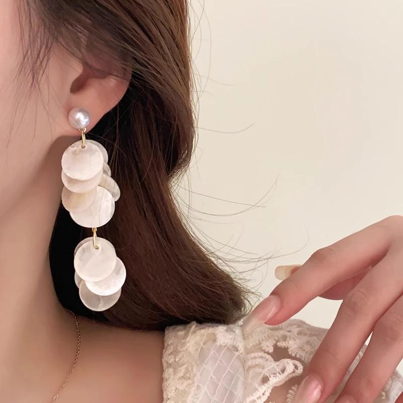 Super fairy design shell fringed earrings temperament elegant disc long stud earrings Internet celebrity seaside vacation style earrings