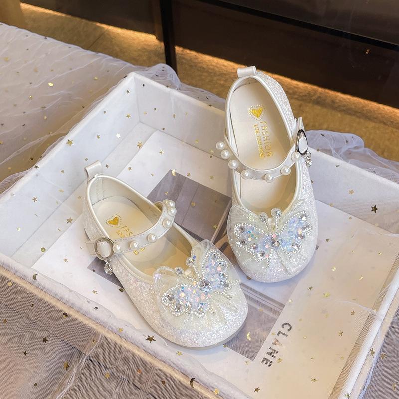

Девочки кожаные туфли 2025 новые детские туфли принцессы с бантом из стразов девочки модные одинарные туфли мягкая подошва обувь для выступлений 25-29 yards, 5 pairs in one hand