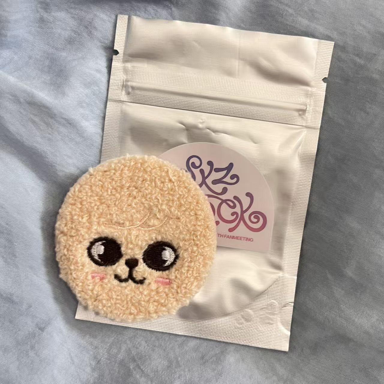 

Значок SKZOO SECRET BOUCLE CAN - SKZ 5 CLOCK Seungmin