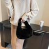 Fur Handbags Women's Small Half Moon Bag Warm Plush Wrist Bags Fashion Furry Short Handle Clutch Ladies Shoulder Bags