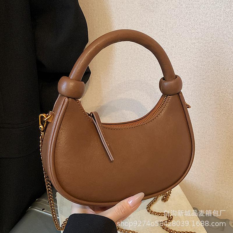 2025 New Hand Carry Fashion Trend Dumpling Bag Women's Simple Casual Versatile Shoulder Bag Niche Design Messenger Bag