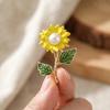 Faux Pearl Sunflower Brooch Zinc Alloy Flower Lapel Pin Sweater Cardigan Coat Business Suit Decoration Men Women Clothing Accessories