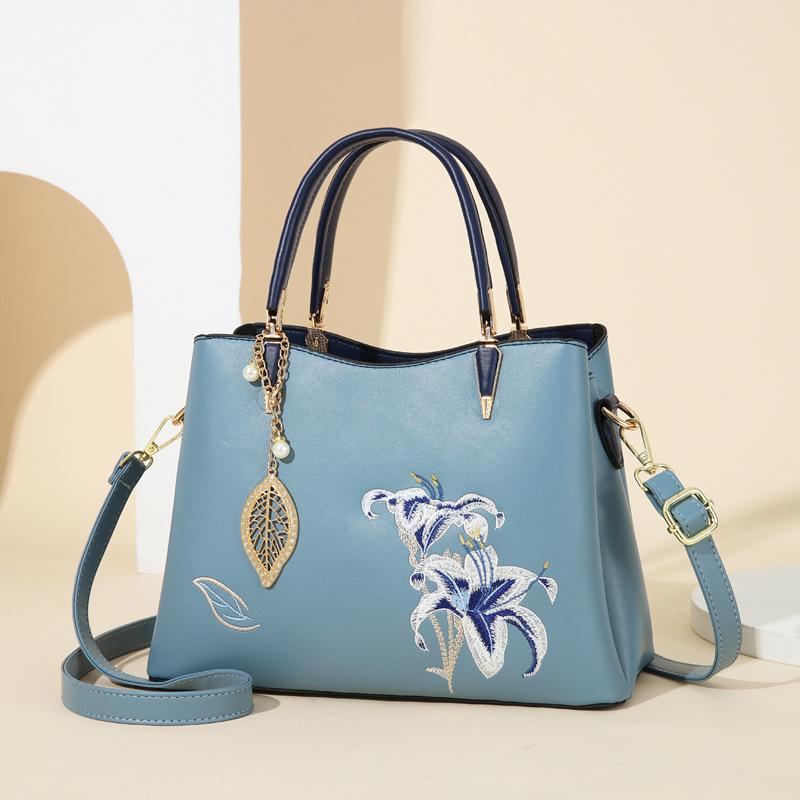 Bag messenger bag women's 2025 new large-capacity handbag national style embroidery new Chinese atmosphere shoulder women's bag tide