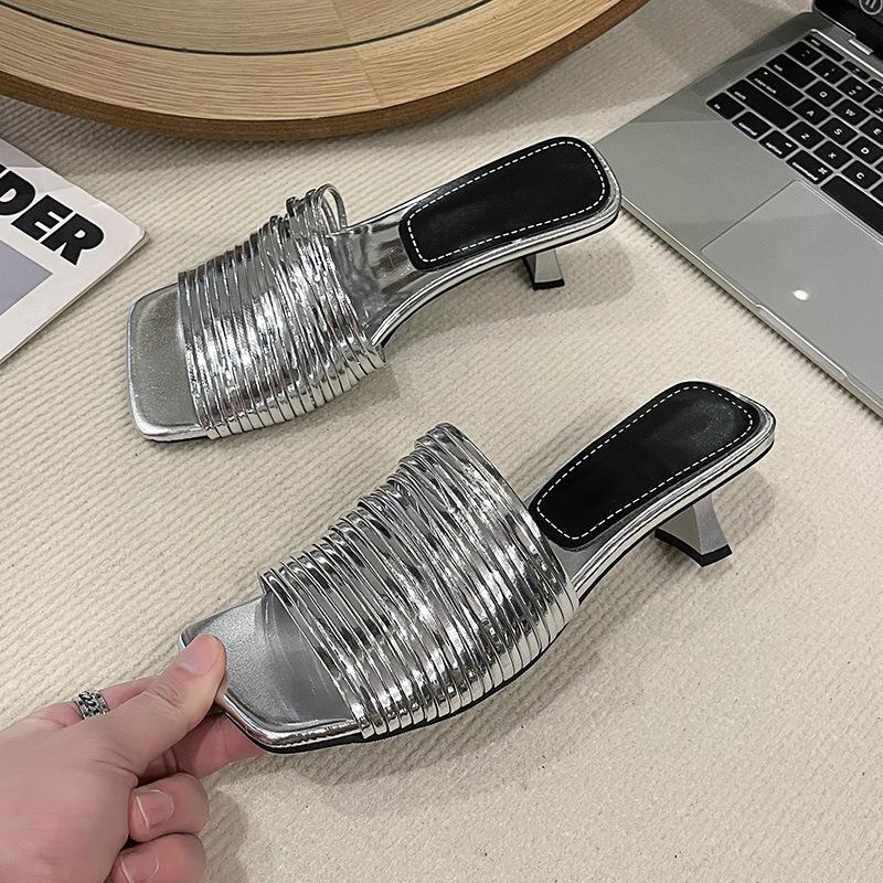 

Квадратный носок, тонкий каблук, серебристые крутые шлепанцы женские 2025 лето, высокий каблук, полузакрытые, серебристые, золотистые, простые шлепанцы 39 серебряный