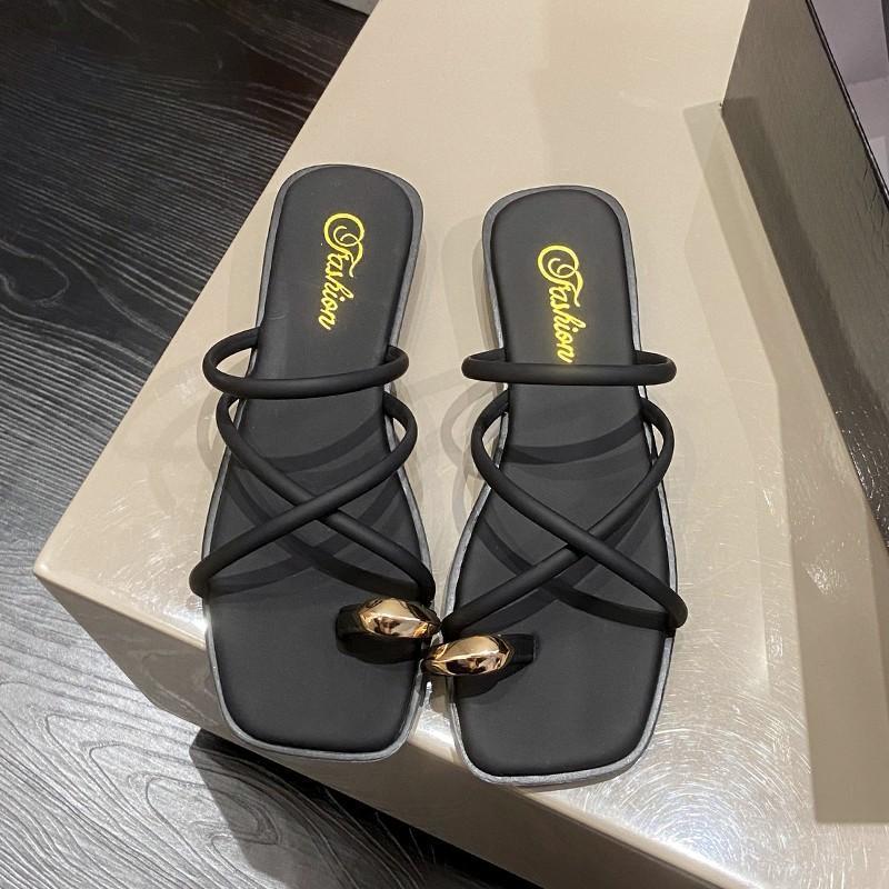 Fairy Wind Flat-bottomed Toe Slippers Female Outer Wear 2025 Summer New French Square Head Cross Beach Toe Sandals