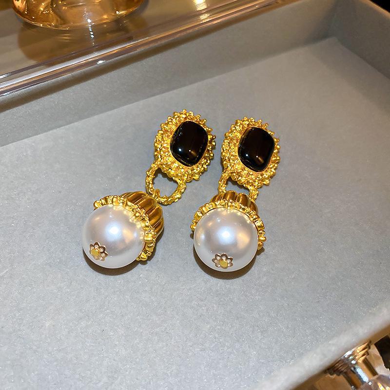 Medieval Retro Palace-Style Luxurious Round Earrings