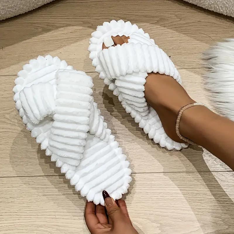 Papuci cu Barete Încrucișate pentru Femei - Căptușeală Moale de Pluș, Talpă EVA Confortabilă și Silențioasă, Pantofi de Casă Ușori Antiderapanți pentru Interior/Exterior