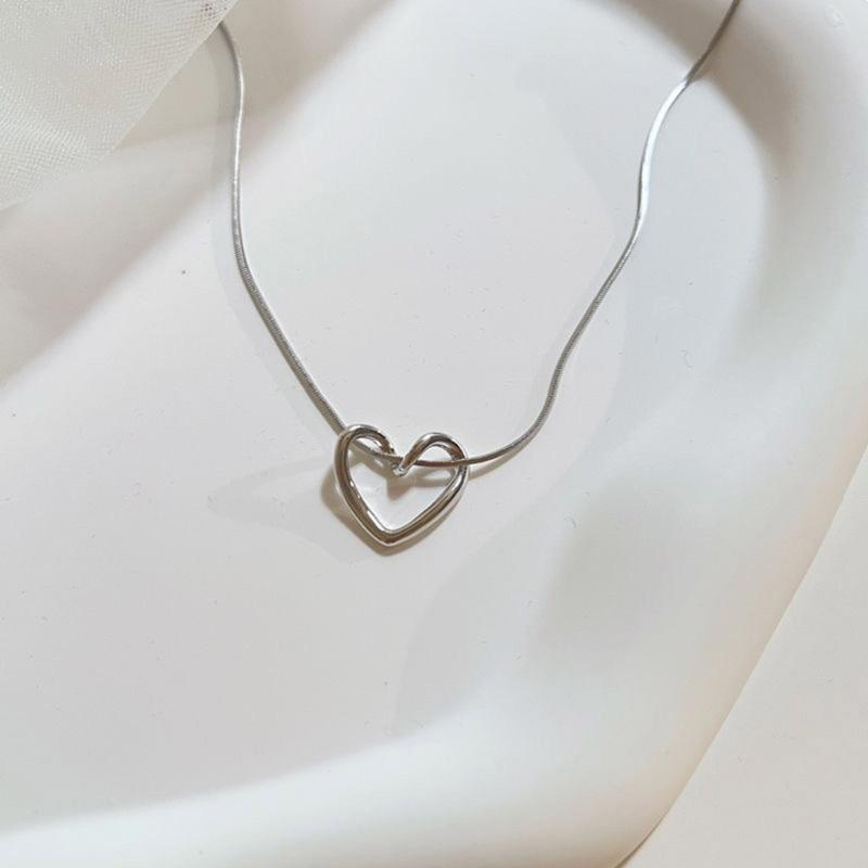 Stylish Hollow Heart Pendant Necklace Chain Necklace Handmade Necklace Alloy Texture Suitable for Party Everyday Wear