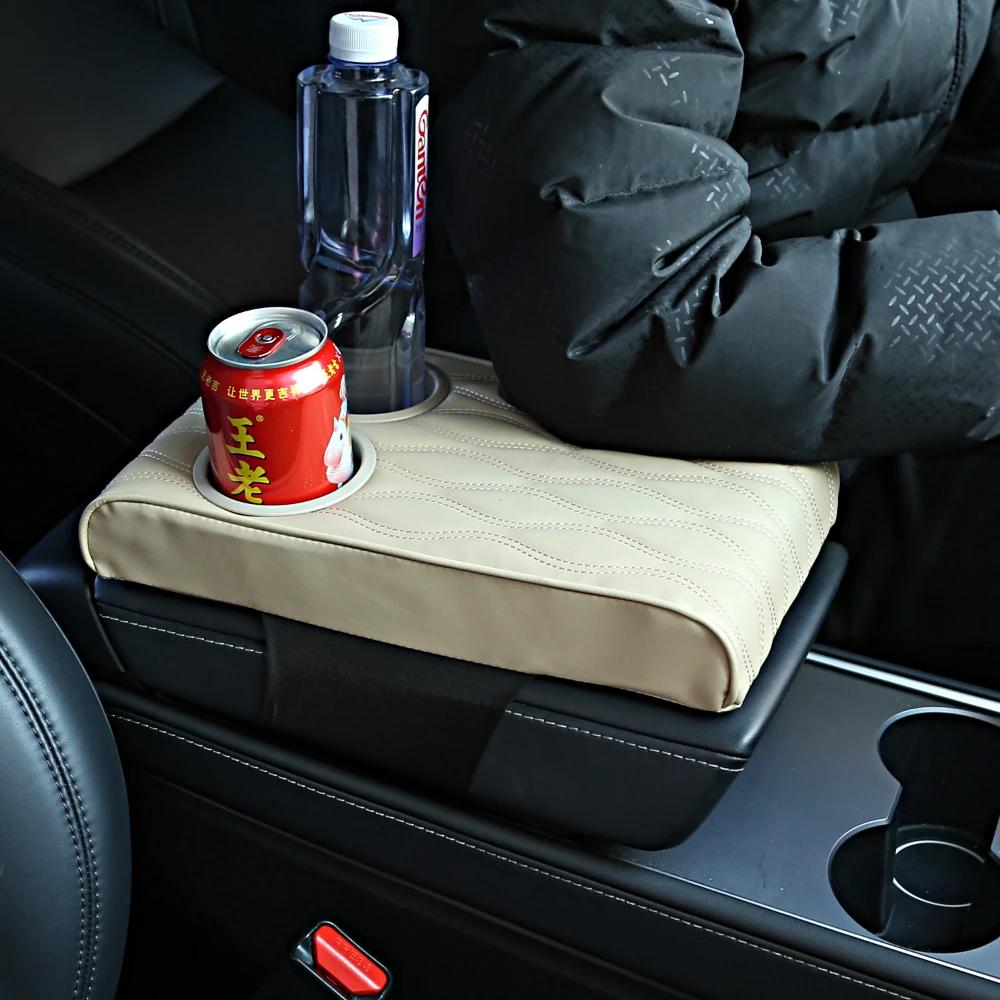 Auto Mittelkonsole Armlehnenkissen Weiche Bequeme Memory-Schaum Armlehnenkissenmatte mit 2 Getränkehaltern Universell für die meisten Autos