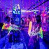 5/10/20 szt. Świecące Wiszące Wirujące Dekoracje na Imprezę Kolorowe Fluorescencyjne Wirujące Serpentyny Neonowe Świecące Wstążki na Imprezę Materiały Imprezowe