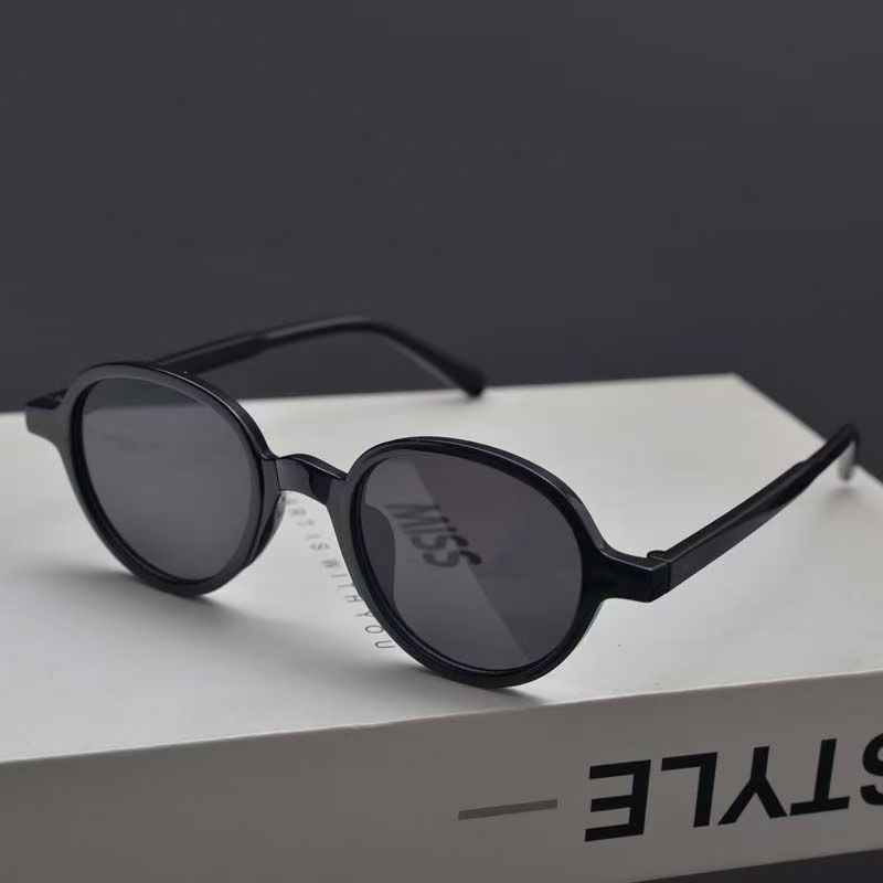 

Men’s Retro Round Sunglasses 2026 Fashion Small Frame Sun glasses Brand Designer Men Green Lenses UV400 Women Shades Eyewear