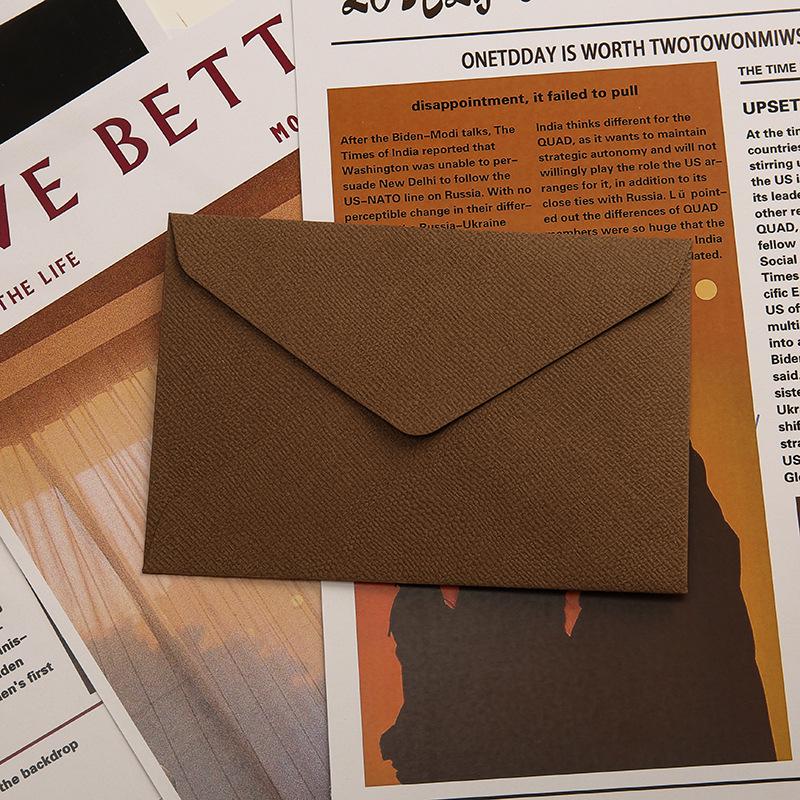 Retro Linen Texture Love Letter Set: Western Style Triangular Envelopes with Specialty Storage
