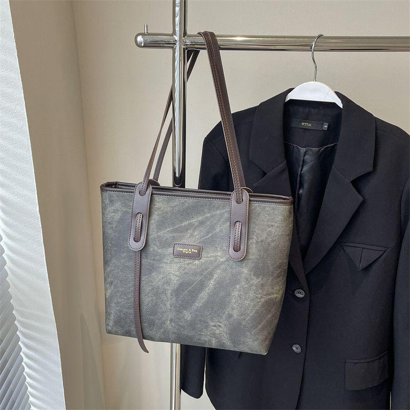 Autumn large-capacity bag women's 2025 new high-end denim shoulder bag commuter bag popular tote bag