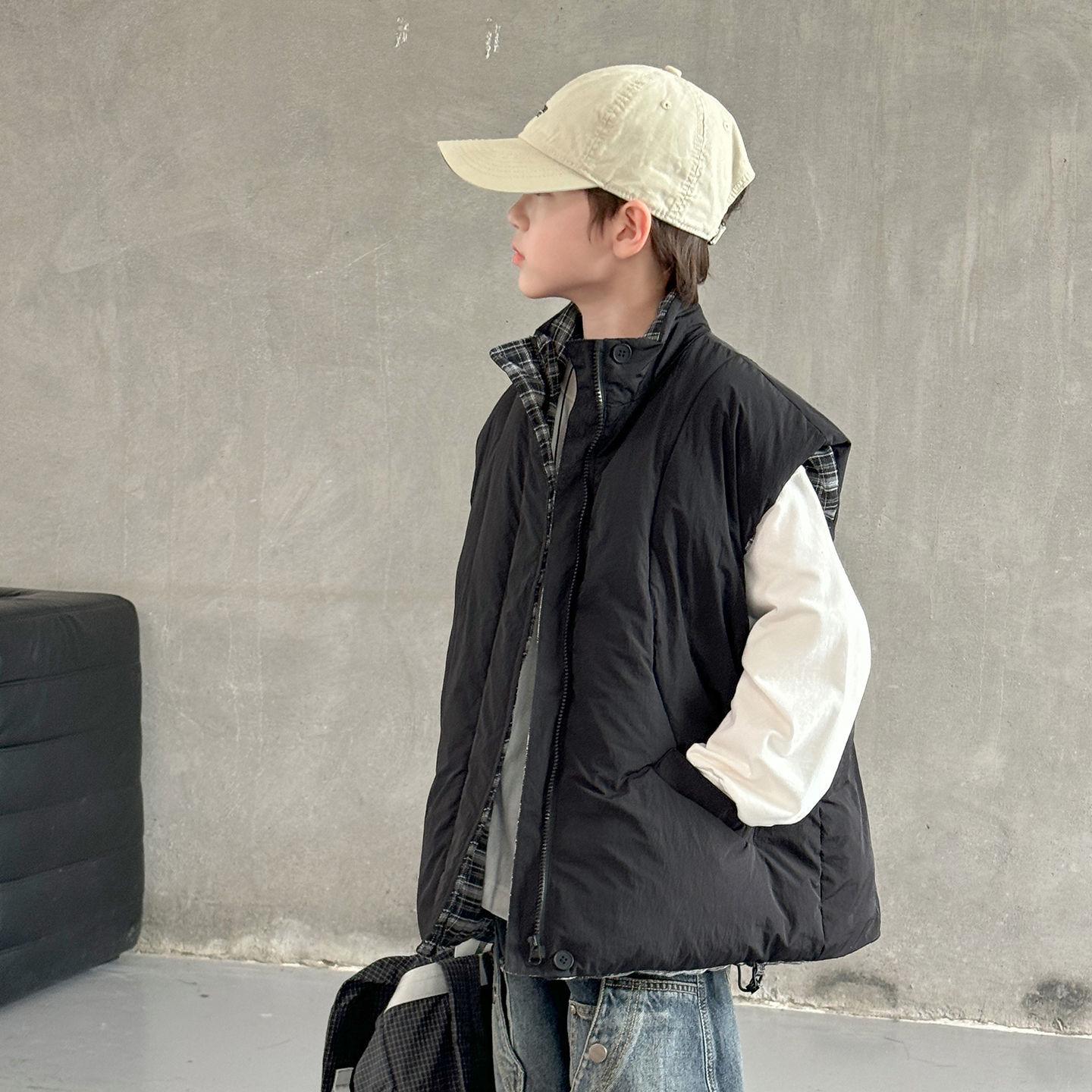 

Детский двусторонний утепленный хлопковый жилет для мальчиков - Стиль Осень/Зима 2025 130 cm