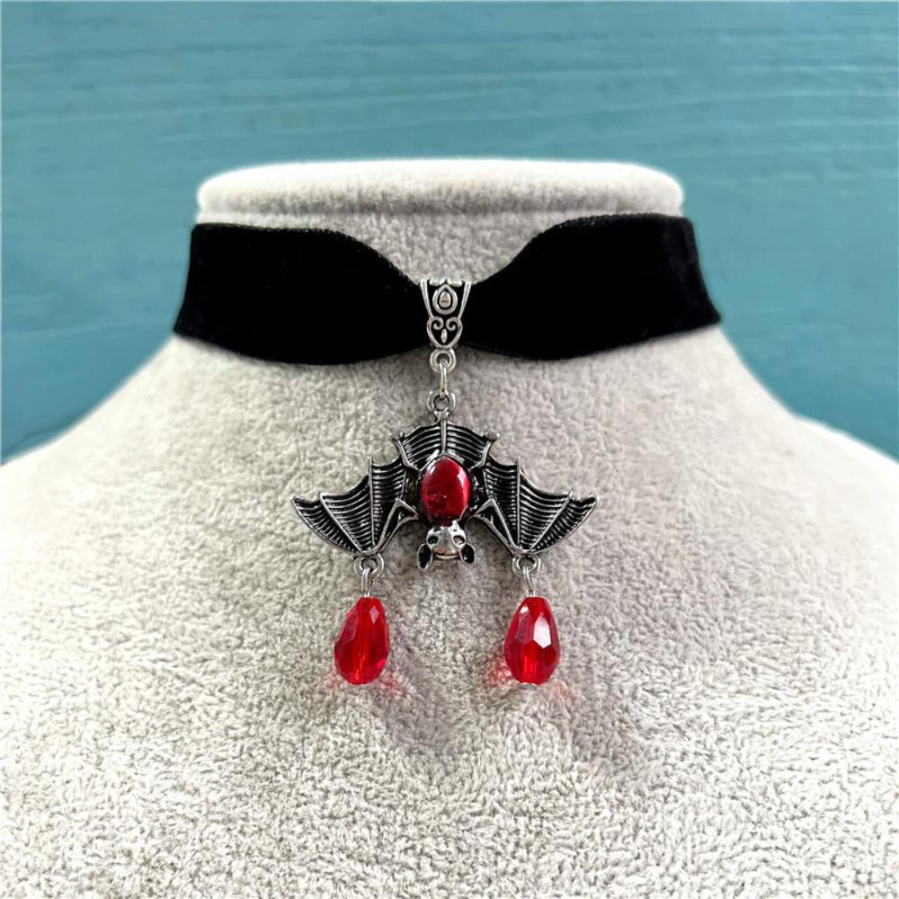 Punk Gothic Dunkle Fledermaus Roter Kristallperlen Anhänger Samt Halskette für Damen Hallowmas Party Retro Mode Halsband Choker Schmuck Geschenk