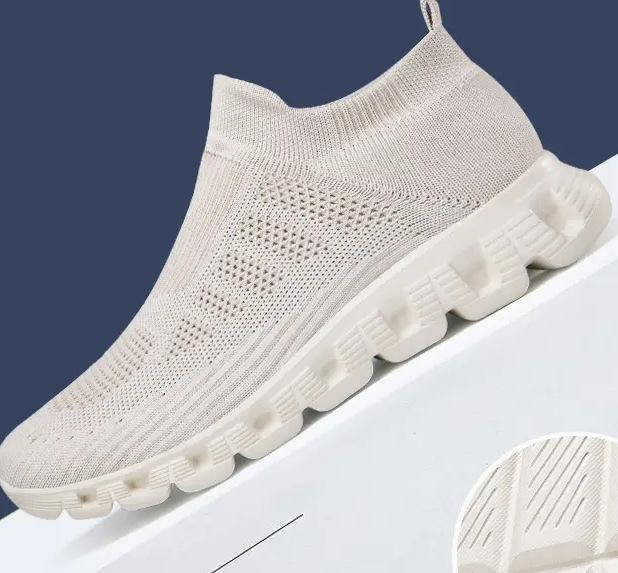 2025 spring new fly-woven shoes mesh breathable men's shoes foreign trade soft sole comfortable and lightweight casual shoes women's shoes