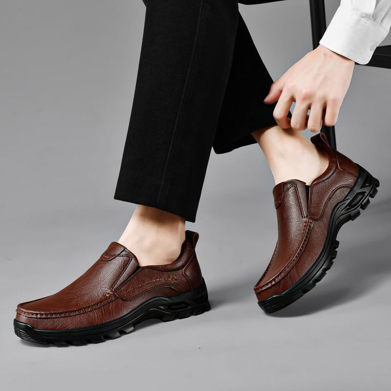 Fashion 2025 New Leather Men's Loafers 38-47 Slip-On Anti-Slip Soft Sole Breathable Business Casual Shoes Lightweight Driving Shoes