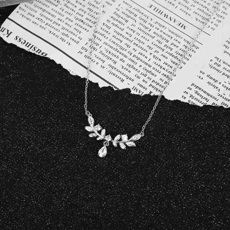 Bay Leaf Goddess Necklace: Elegant Water Drop Collarbone Chain, Versatile High-End Gift for Girlfriend