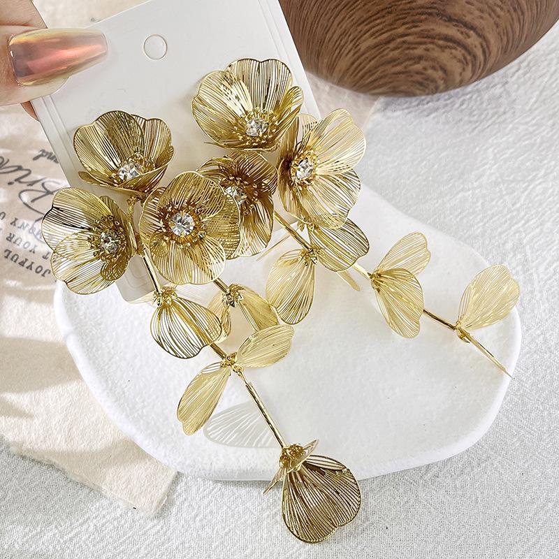 2024 Golden Flower Retro Bridal Dangle Earrings: Exquisite Chinese Style for Summer