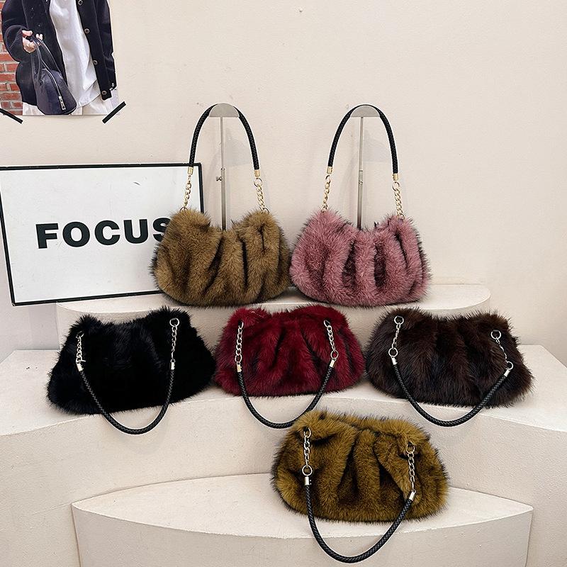 Yogodlns Women Winter Bags New Fashion Shoulder Bag Ladies Fur Shoulder Handbags Female Furry Pleated Designer Underarm Hobo Bags