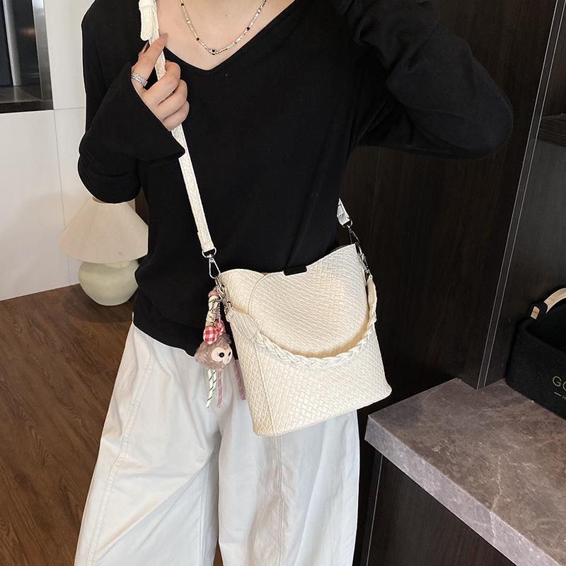 Mode Handtasche Große Kapazität Achseltasche Neue Schultertasche Vielseitige Umhängetasche Einfarbig Eimertasche