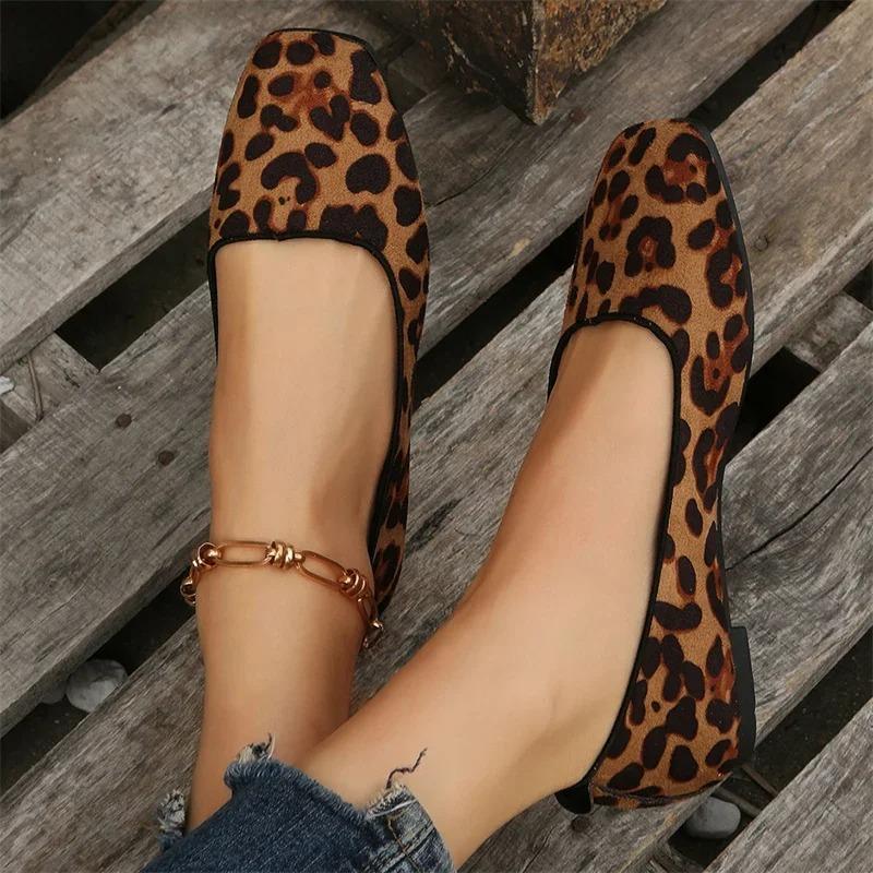 Spring/Autumn Sexy Elegant Fashionable Comfortable and Casual Walking Versatile Wear-Resistant Flat Leopard Print Shoes
