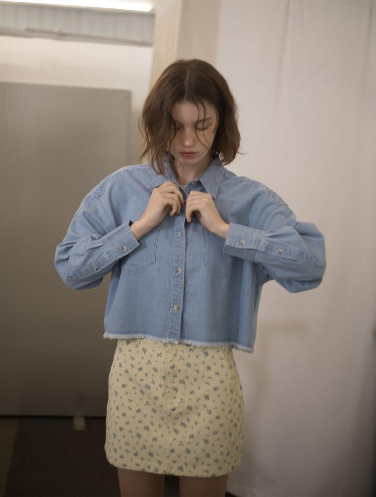 GENERALIDEA Washed Denim Semi-Crop Shirt [Blue] / Wbe1L03504