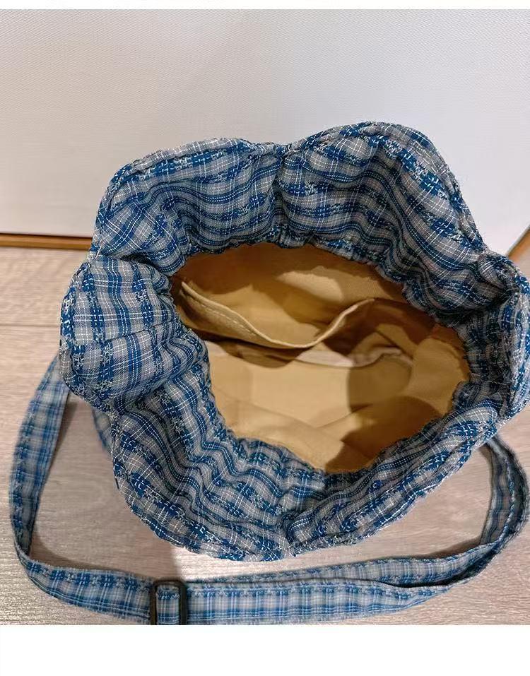 Blaue Dreifarbige Patchwork-Karos Jacquard Kordelzug Schultertasche - Vielseitige Sommer-Crossbody-Tasche