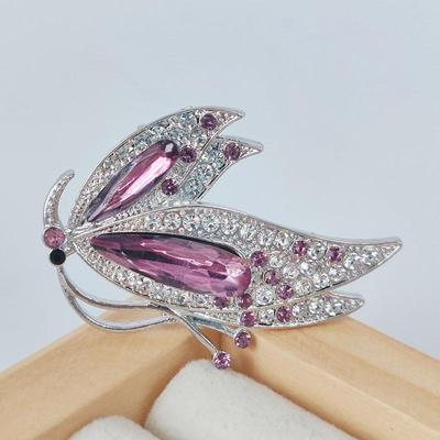 Elegant Diamond Butterfly Brooch for Women - Versatile High-End Fashion Accessory