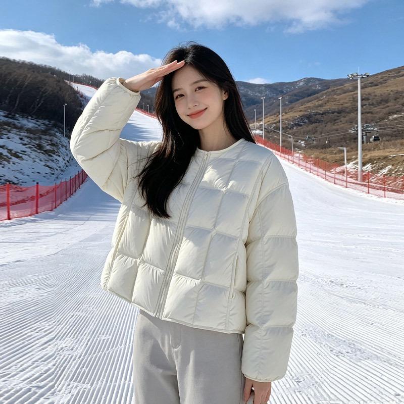 Down jacket women's short puff bread jacket to keep warm in winter
