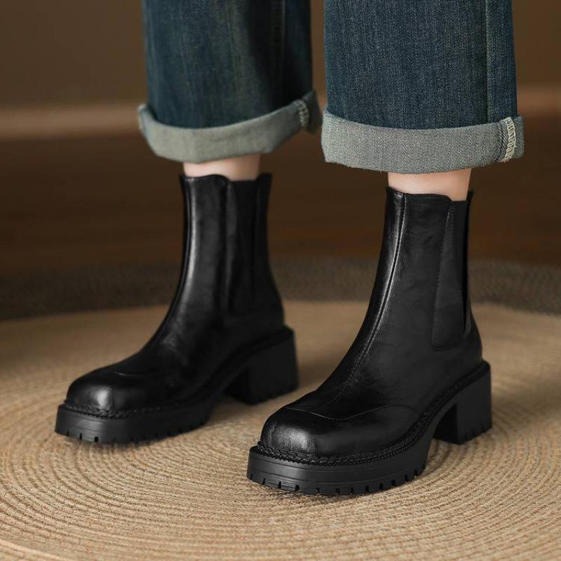 New women's large-size platform leather boots medium heel solid color square heel round head medium boots autumn and winter non-slip Martin boo