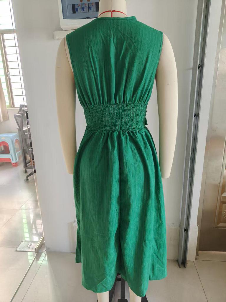2025 Elegant V-neck Summer Dress: Pure Color & Temperament