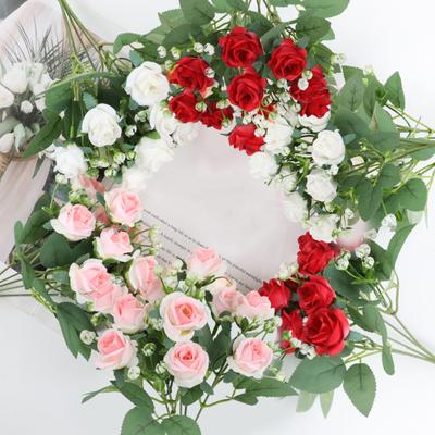 Kytice z umělých růží se zelenými listy stonku Realistické opakovaně použitelné umělé květinové rostliny Domácí dekorace Svatební párty Foto rekvizity