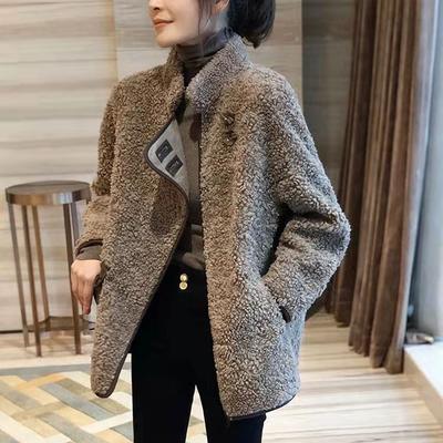 Abrigo de piel de cordero con costuras gruesas e informales para otoño e invierno para mujer