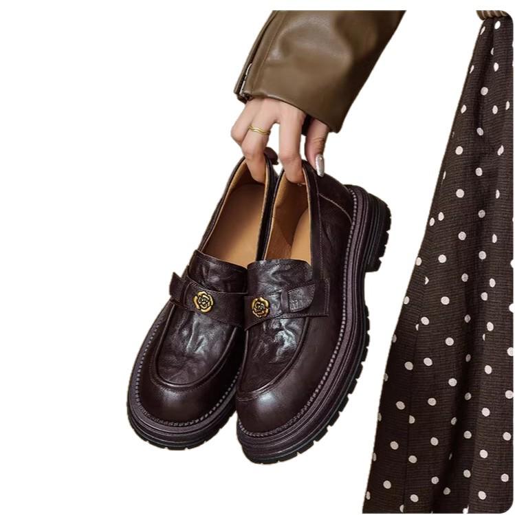 Retro Black Camellia Loafers: Pleated Leather, Thick Sole, Slip-on British Style